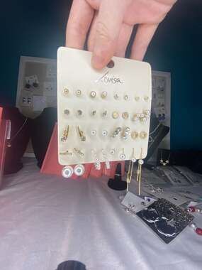 Lovisa Gold Pearl Diamante Earring Set